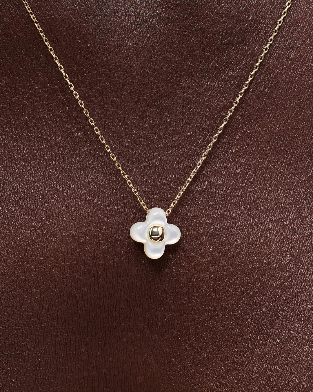 Flower Necklace - Liora Pendant Mini Mother of Pearl