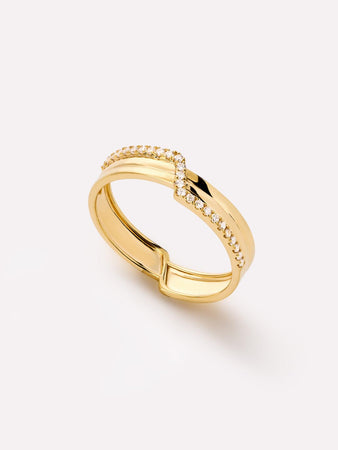 Solid Yellow Gold - Triple Diamond Elevate Ring