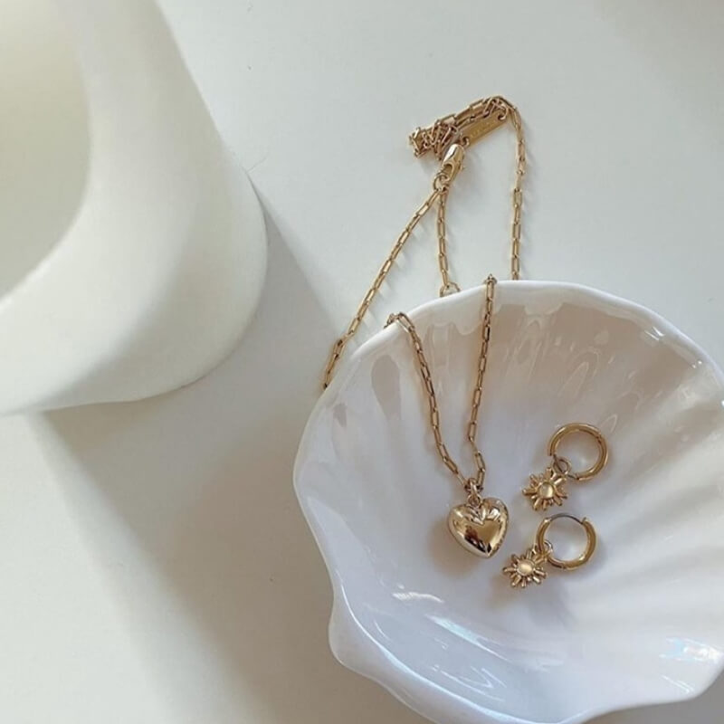 Lev puffed heart necklace