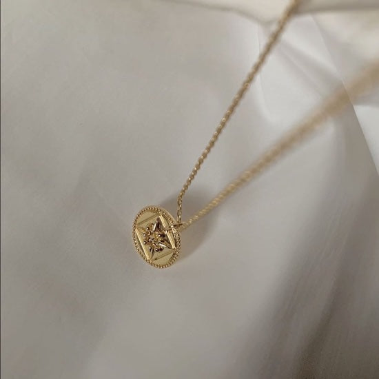 Bracelet with sustainable packaging